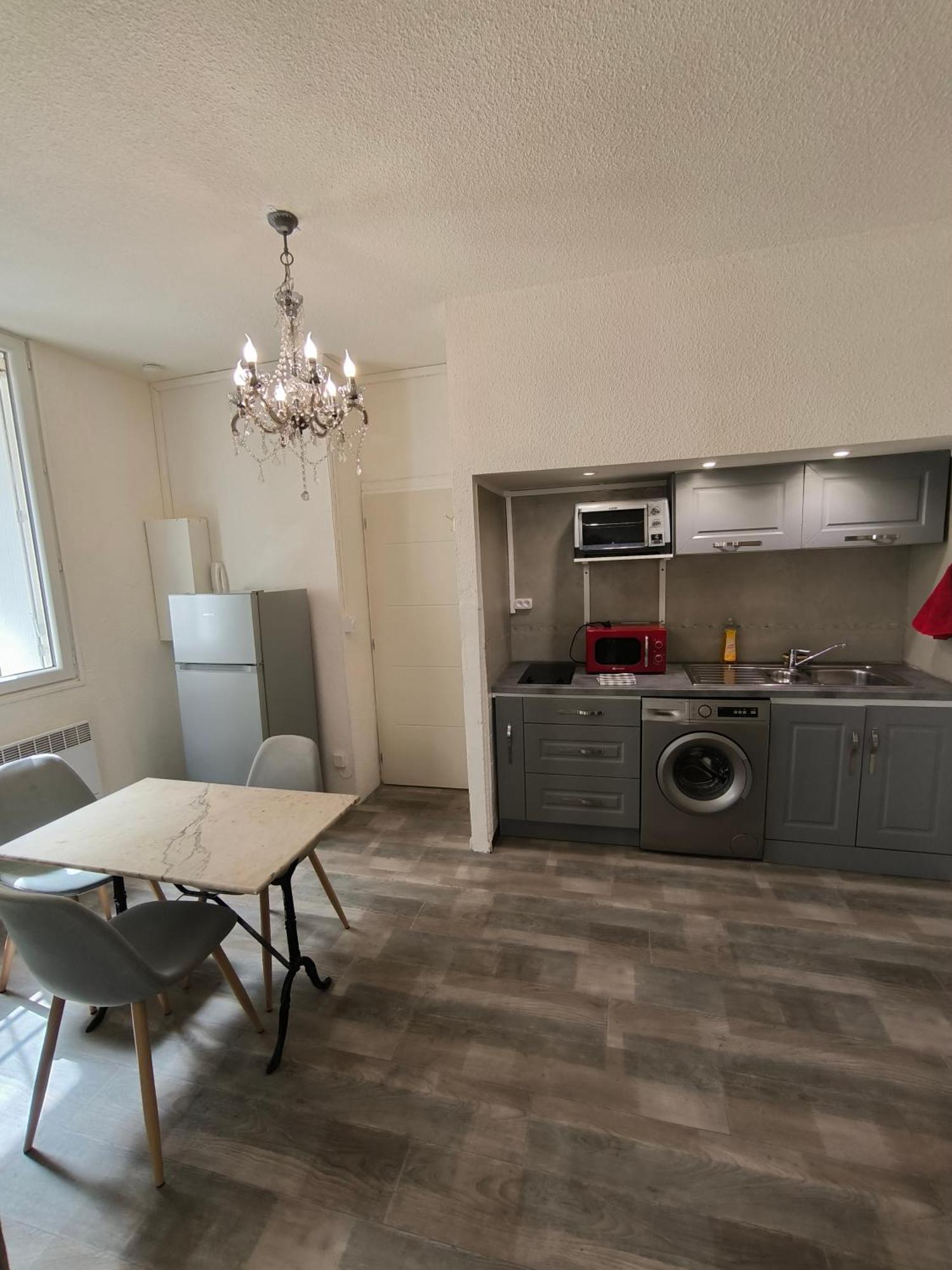 Appartement Chaleureux Dans Le Centre De Béziers Exterior foto