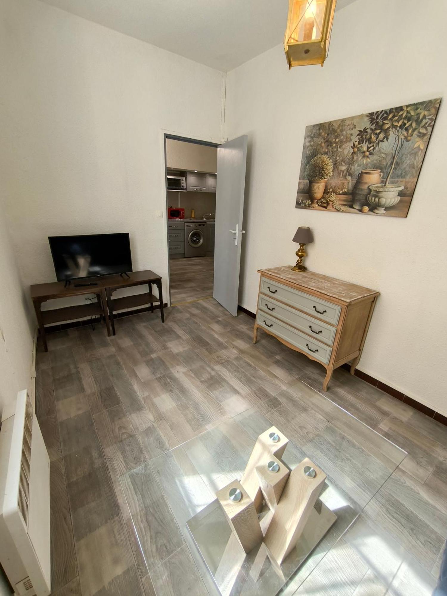 Appartement Chaleureux Dans Le Centre De Béziers Exterior foto